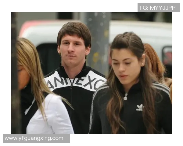 足球明星的巧合揭示了命运与努力交织的奇妙关系与人生轨迹